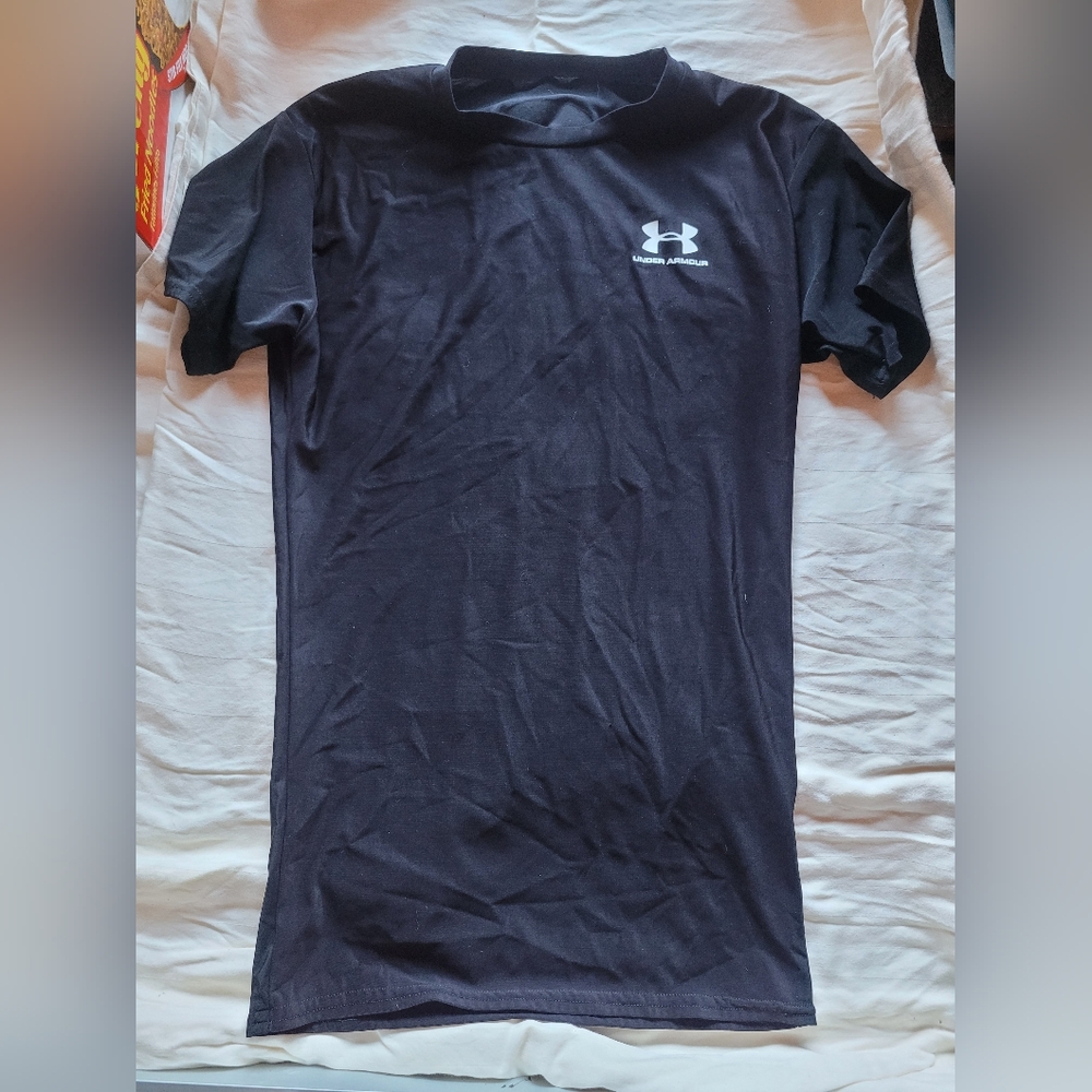Under Armour Men's Dark Tee